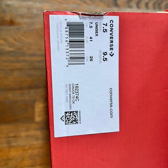 Converse Chuck Taylor All Star 70 Ox
Desert Marigold 7.5 men’s - Picture 10 of 13